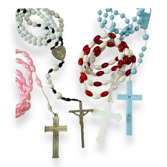 Rosary Lot  Vintage Plastic Prayer Beads  Religious Collectible Crucifix Set - Picture 6 of 6